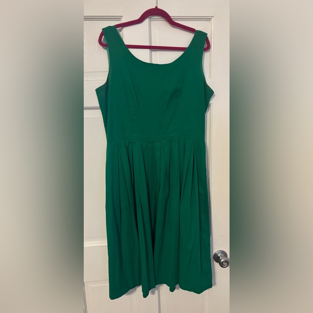 Lindy Bop Kelly Green Sleeveless Dress